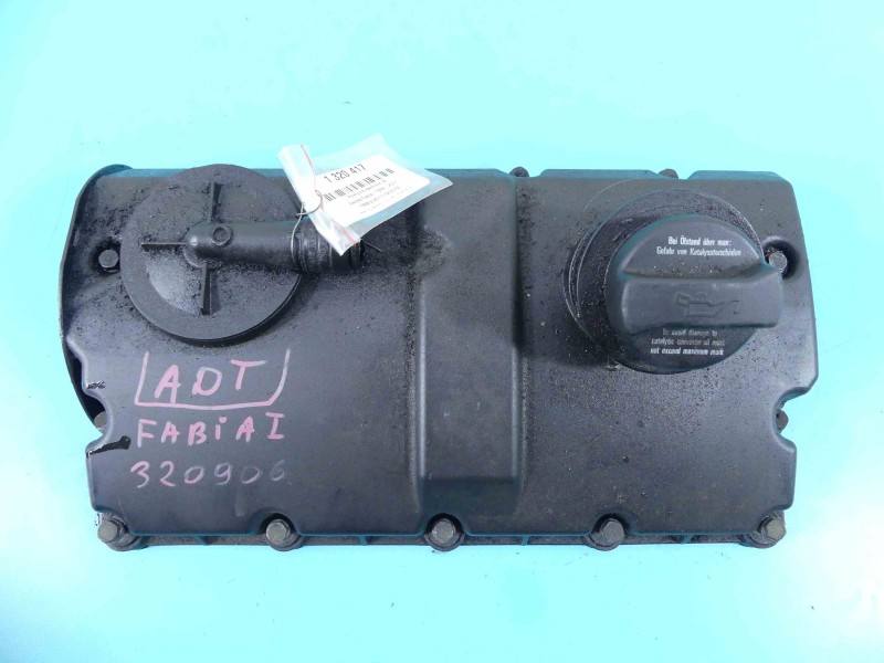 Клапанна кришка Skoda Fabia 1 038103475Q