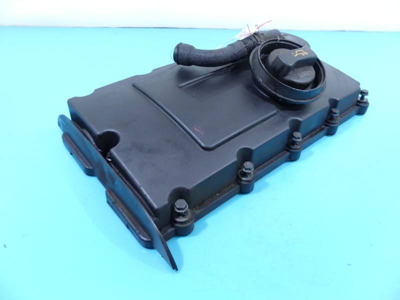 Клапанна кришка Volkswagen Touran 03G103475