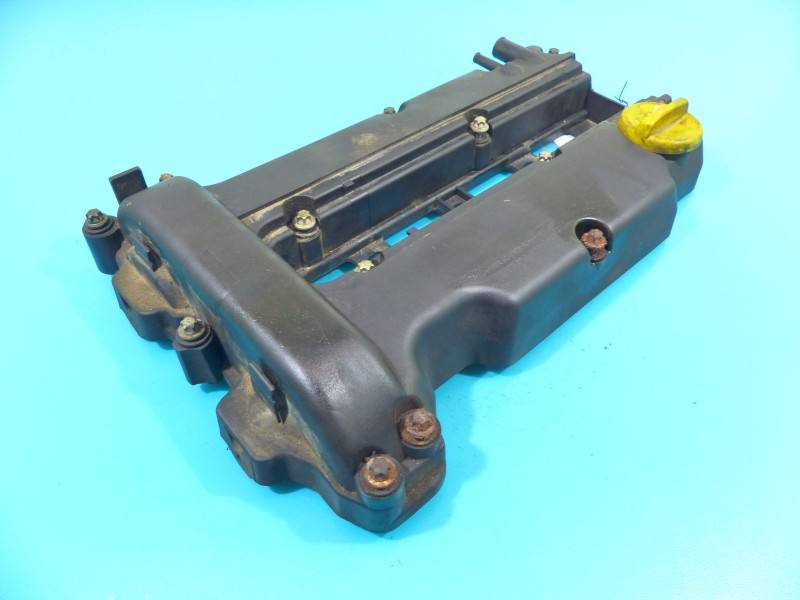 Клапанна кришка Opel Corsa D 55351461