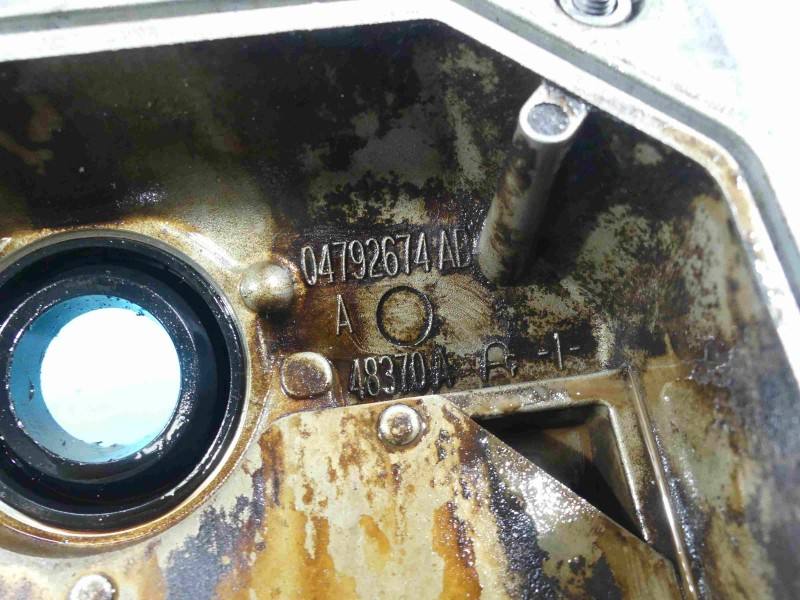 Клапанная крышка Chrysler Pacifica 04792674AB — фото детали 7