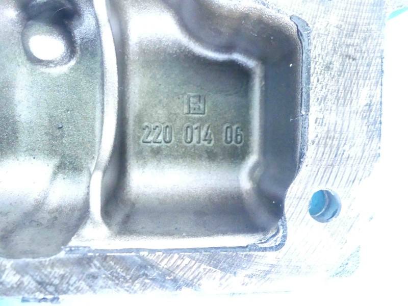 Клапанна кришка Mercedes ML W164 A64201018 — фото деталі 5