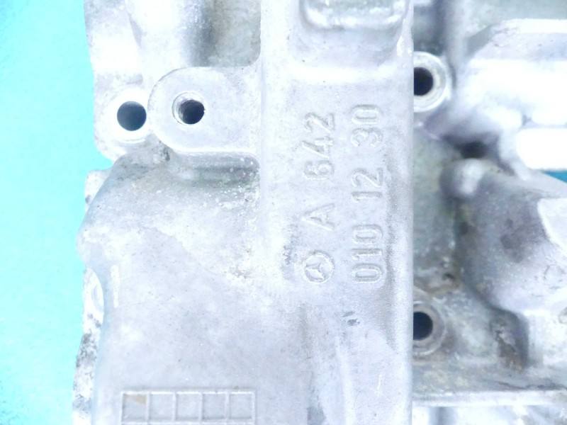 Клапанна кришка Mercedes ML W164 A6420101230 — фото деталі 3