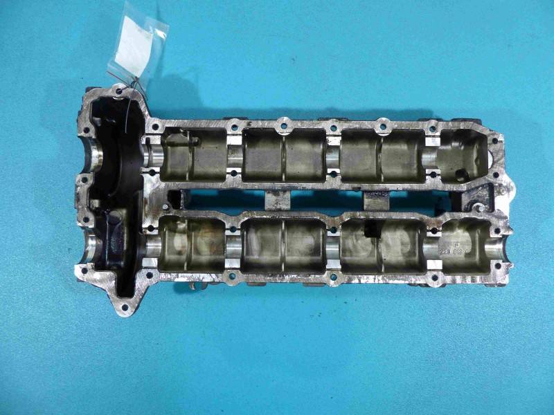 Клапанная крышка Chrysler 300C A6420101230 — фото детали 4