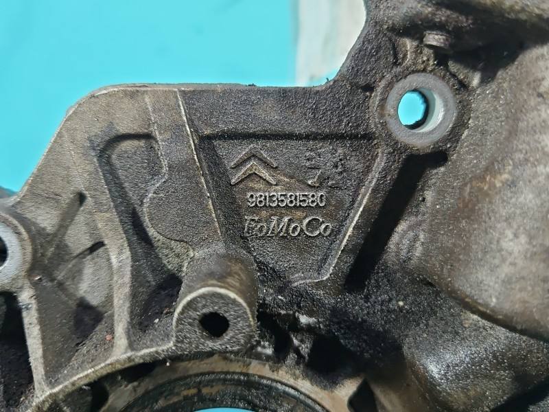 Масляний насос Ford Transit Connect 9813581580 — фото деталі 7
