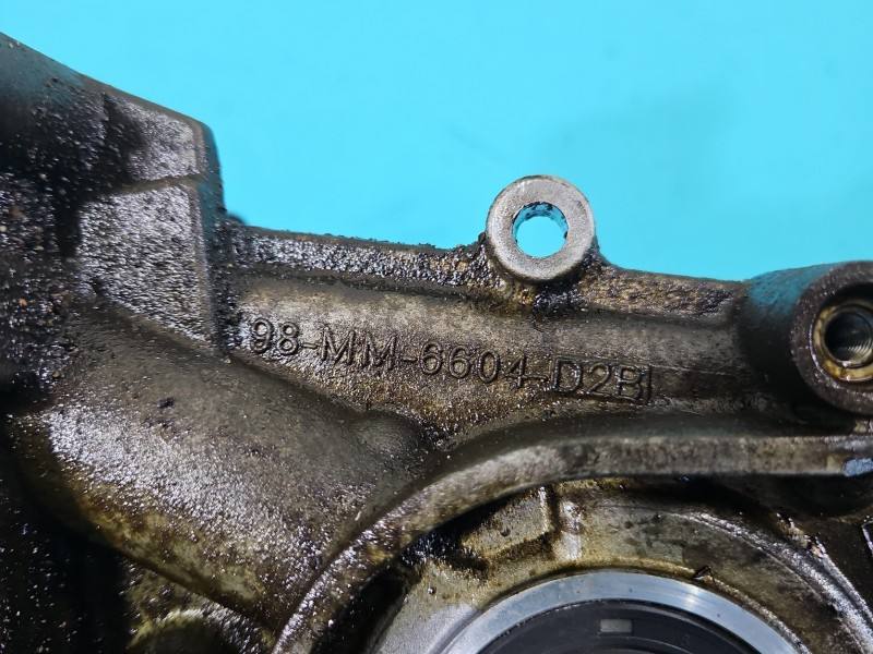 Масляний насос Ford Fiesta 98-MM-6604-D2B — фото деталі 5