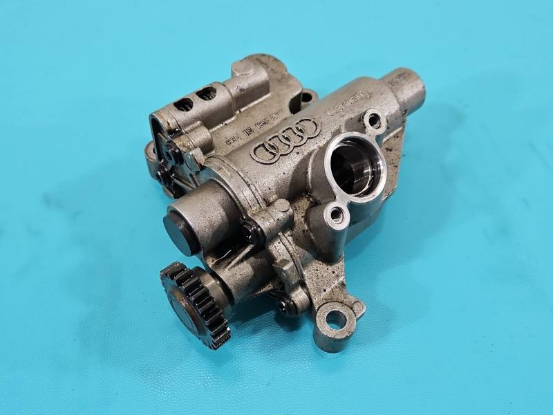 Масляный насос Audi A5 8T 06H115105AF