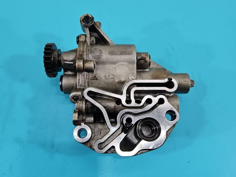 Масляный насос Audi A5 8T 06H115105AF — фото детали 4