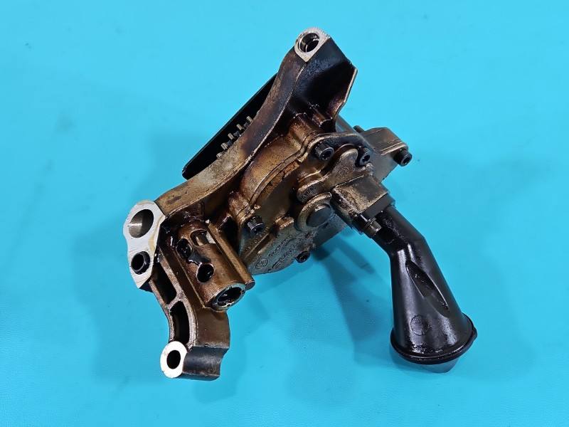 Масляный насос Volkswagen Touran 03C103669E — фото детали 5