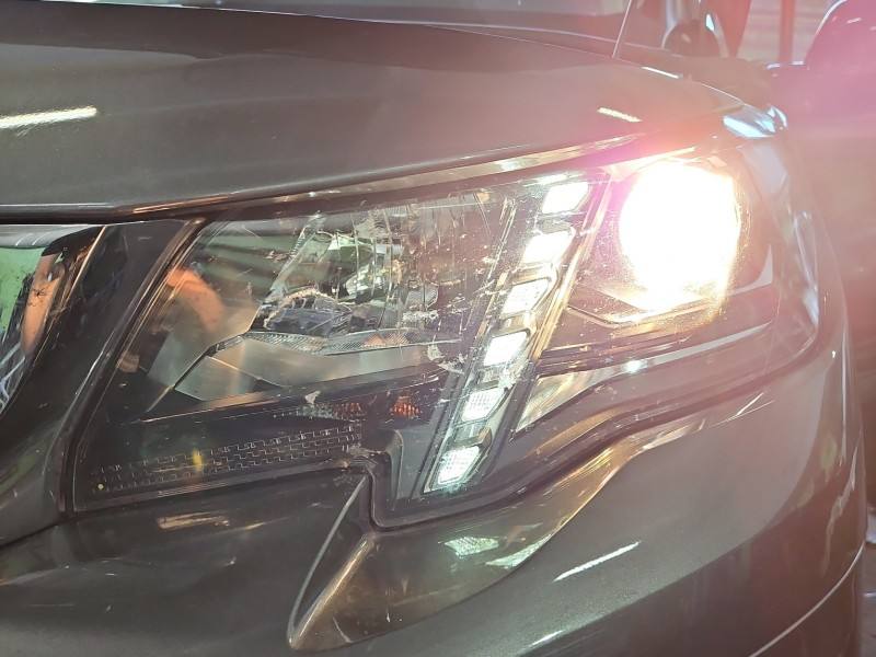 Фара передня ліва Peugeot Rifter 9816827280
