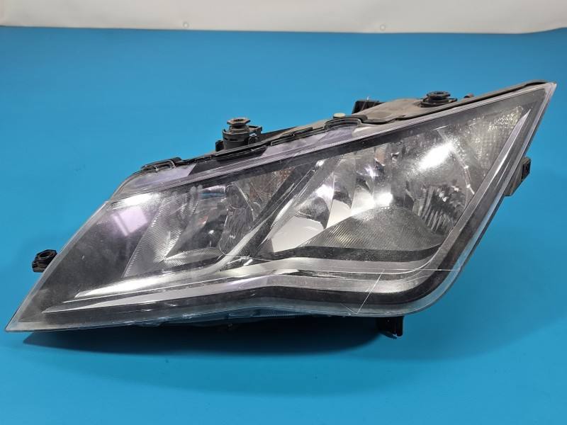 Фара передня ліва Seat Leon 90010798