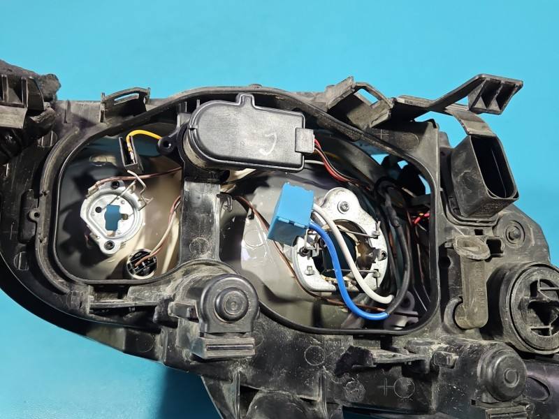 Фара передня ліва Ford Focus 4M51-13W030-AF — фото деталі 9