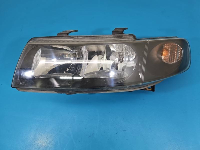 Фара передня ліва Seat Toledo 1M1941001B