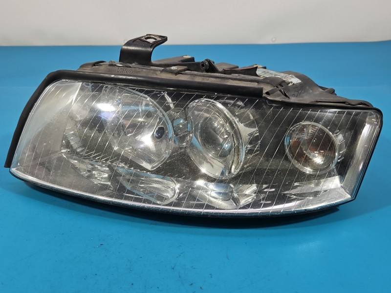 Фара передня ліва Audi A4 B6 8E0941003F