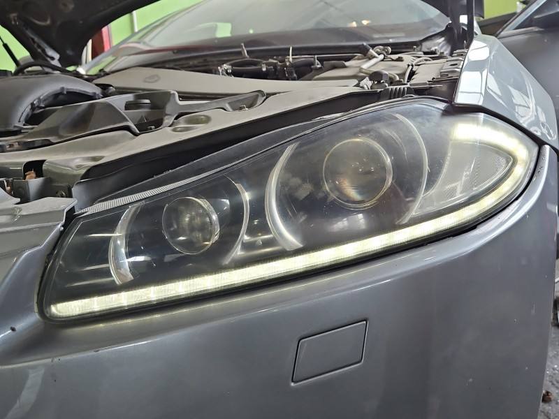 Фара передня ліва Jaguar XF VPCX2X-13W030-DG