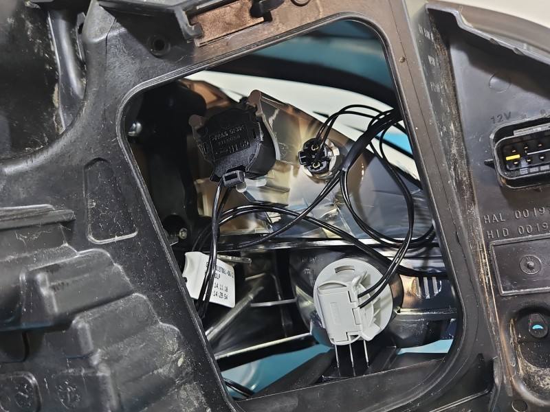 Фара передняя левая Peugeot Expert 9808572680-00 — фото детали 12