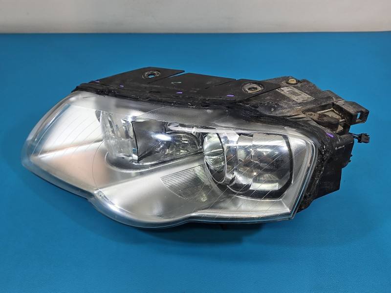 Фара передня ліва Volkswagen Passat B6 3C0941751K