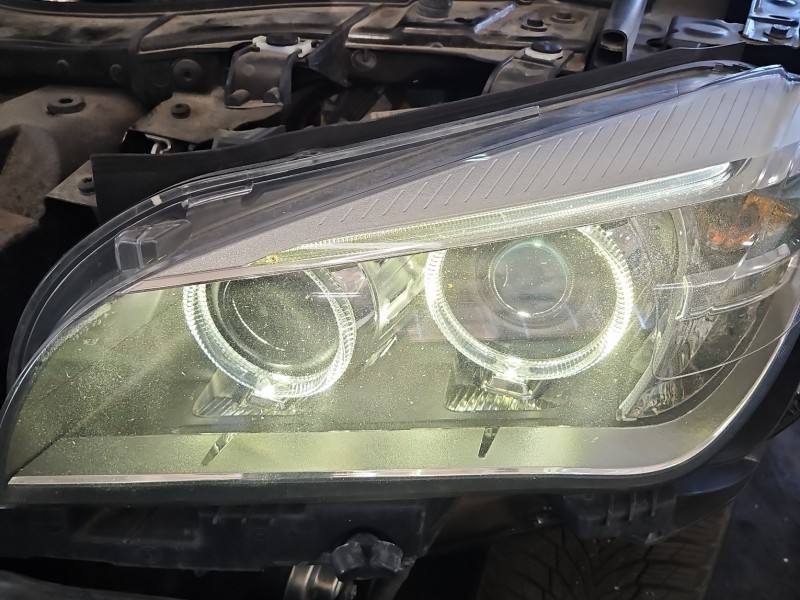 Фара передня ліва BMW X1 E84 90018090 — фото деталі 2