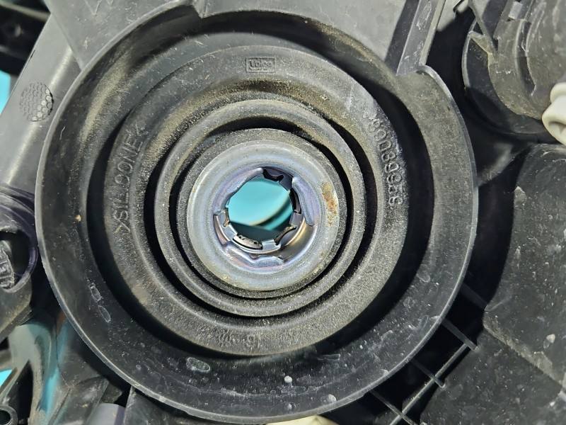 Фара передня ліва Toyota Auris 89903724 — фото деталі 12