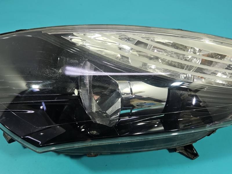 Фара передня ліва Renault Scenic 3 260608682R — фото деталі 4