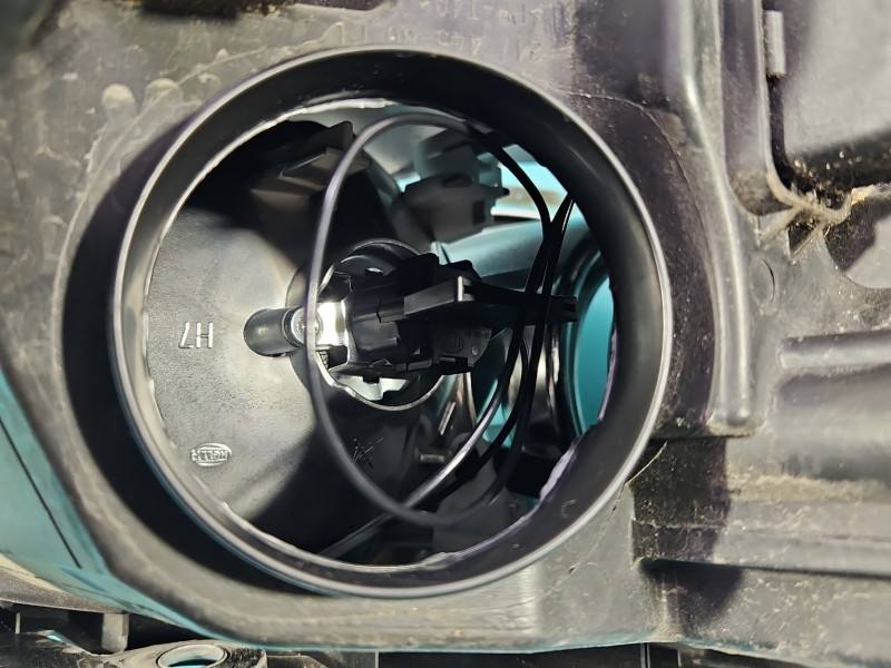 Фара передня ліва Volkswagen Passat B6 1EL247014 — фото деталі 11