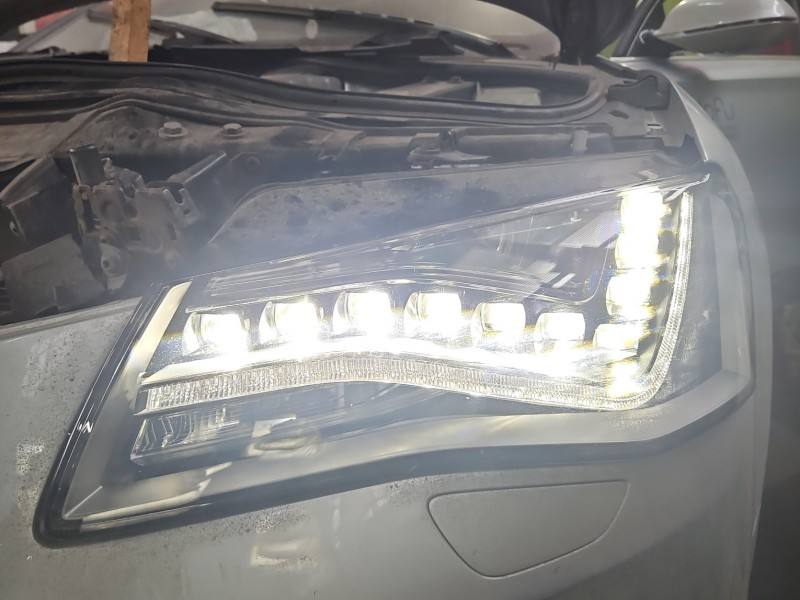 Фара передня ліва Audi A8 D4 4H0941003