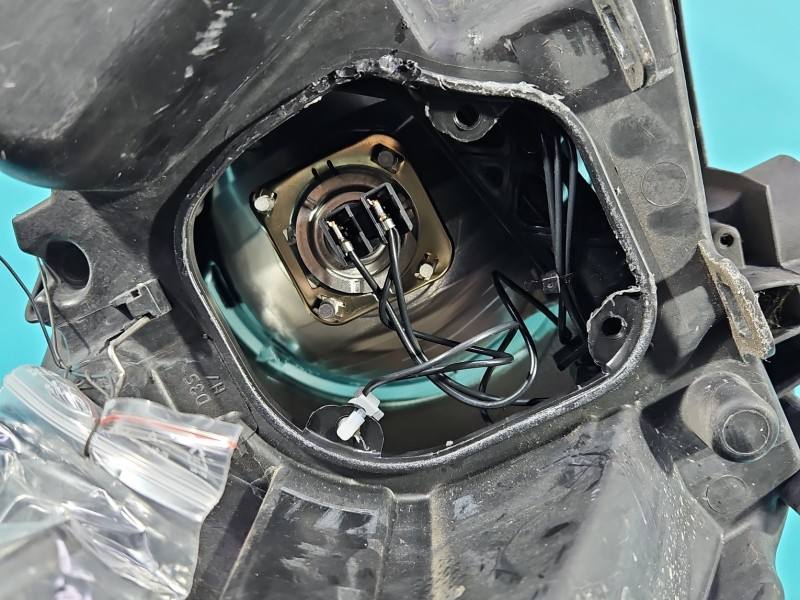 Фара передня ліва Ford C-Max AM51-13W030-AF — фото деталі 11