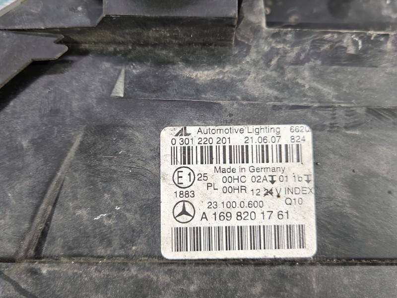 Фара передня ліва Mercedes B W245 A1698201761 — фото деталі 8