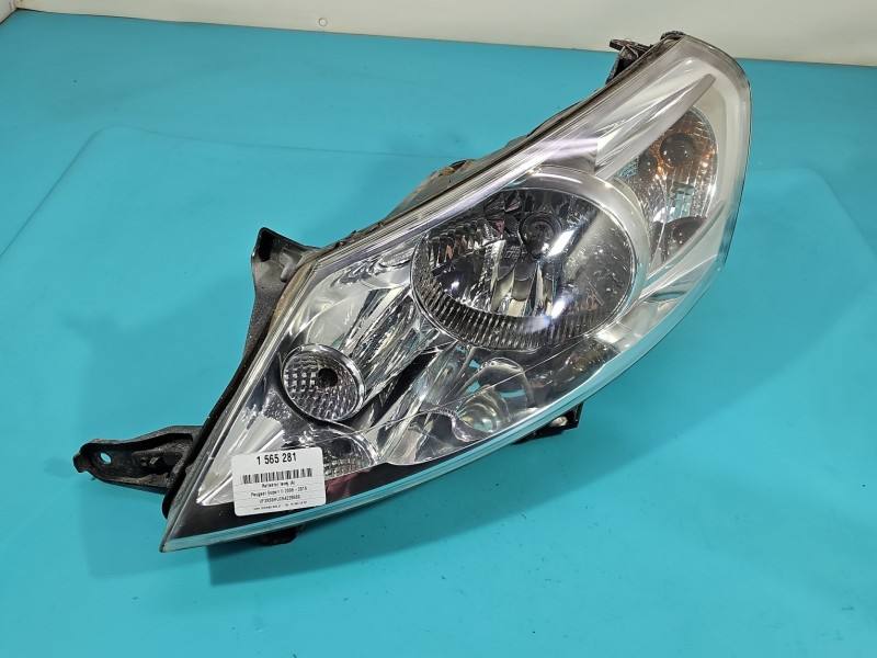 Фара передняя левая Peugeot Expert 89902605