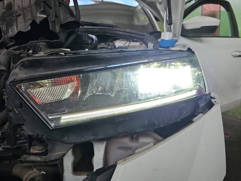 Фара передня ліва Skoda Octavia 4 5E4941015