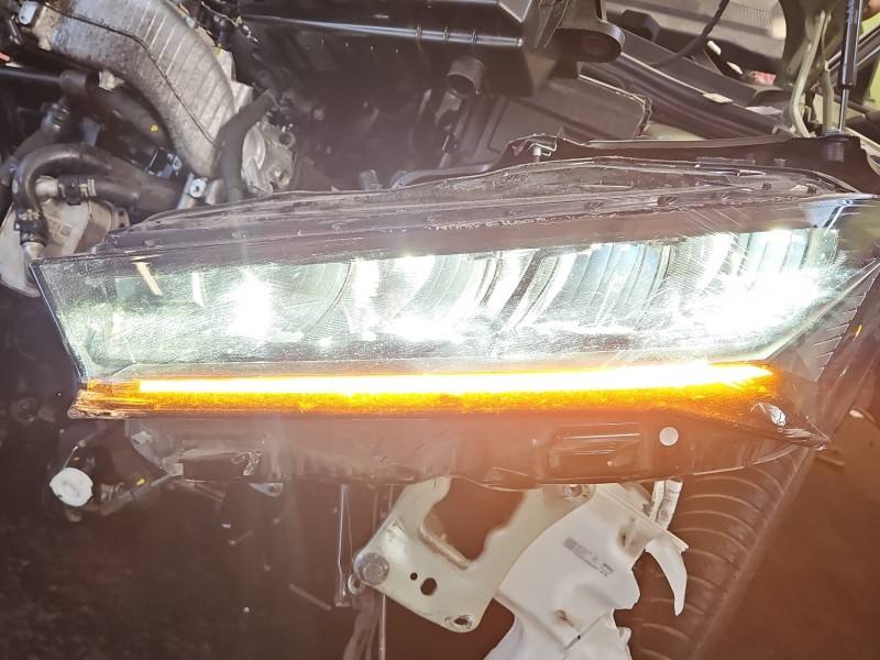 Фара передня ліва Skoda Superb 4 3P1941015