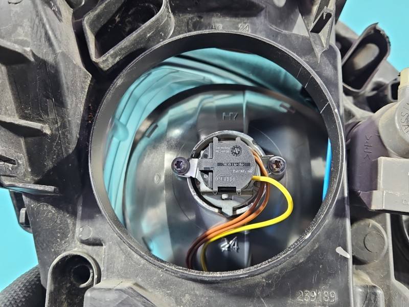 Фара передня ліва Nissan Qashqai 1EF238042-01 — фото деталі 13