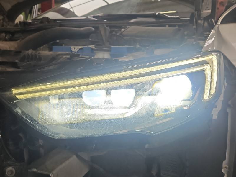 Фара передняя левая Opel Insignia 39122974