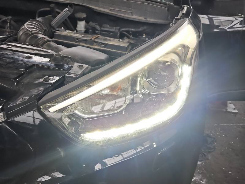 Фара передня ліва Hyundai Ix35
