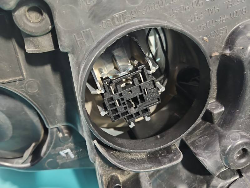 Фара передняя левая Ford Focus BM51-13W030-AF — фото детали 11