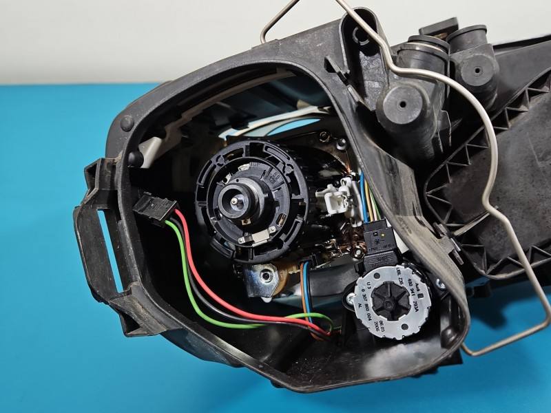 Фара передняя левая Volkswagen Touran 0301205271 — фото детали 9