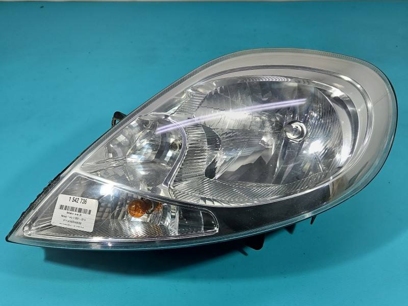 Фара передня ліва Renault Trafic 8200701354