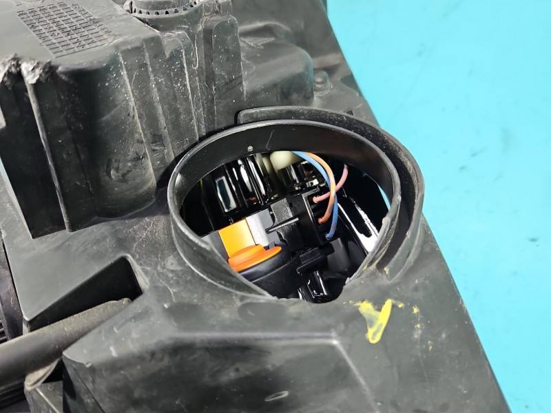 Фара передня ліва Ford B-Max AV11-13W030-AE — фото деталі 10