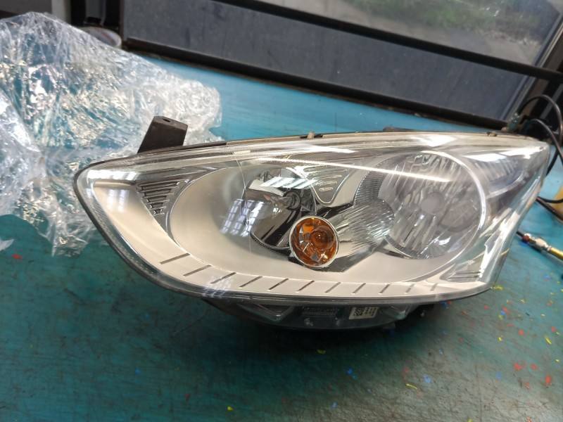 Фара передня ліва Ford B-Max AV11-13W030-AE — фото деталі 20