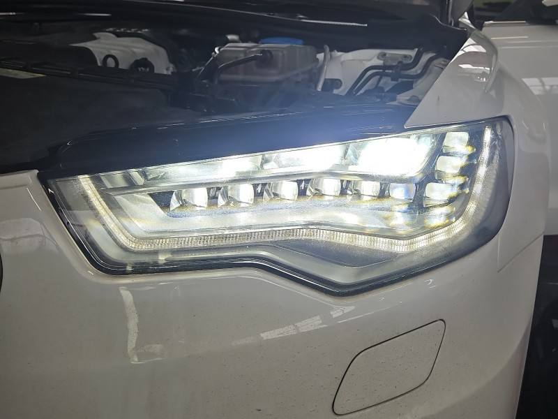 Фара передня ліва Audi A6 C7 4G0941003J — фото деталі 3