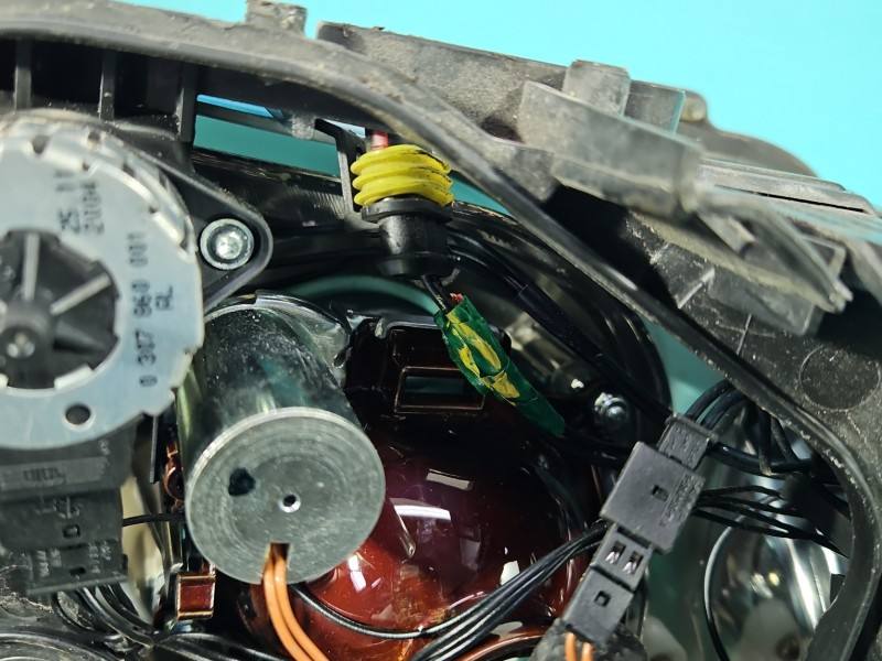 Фара передняя левая Ford Focus 4M51-13W030-EC — фото детали 9