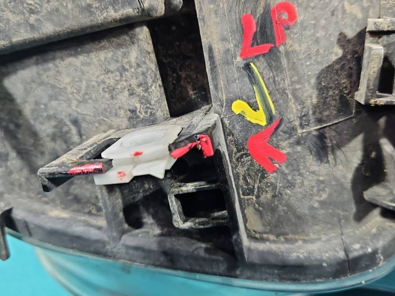 Фара передня ліва BMW 3 E46 — фото деталі 8