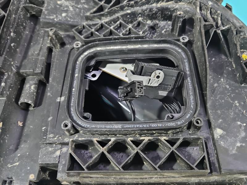 Фара передня ліва Mercedes E W212 — фото деталі 14