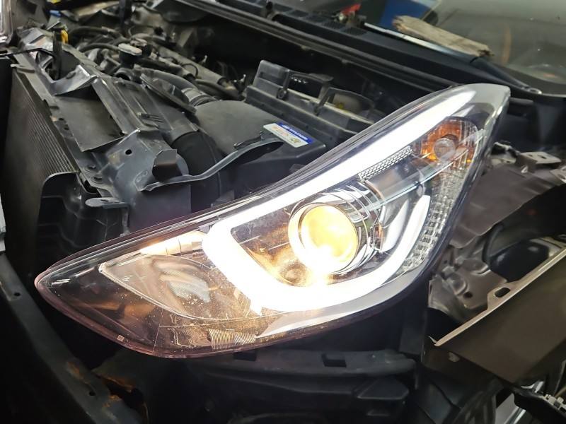 Фара передня ліва Hyundai Elantra 92101-3X