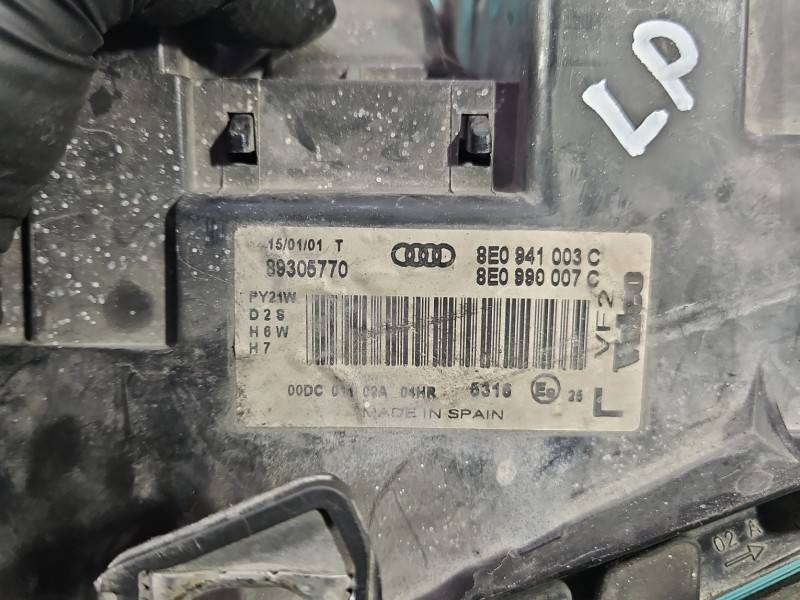 Фара передня ліва Audi A4 B6 8E0941003C — фото деталі 12