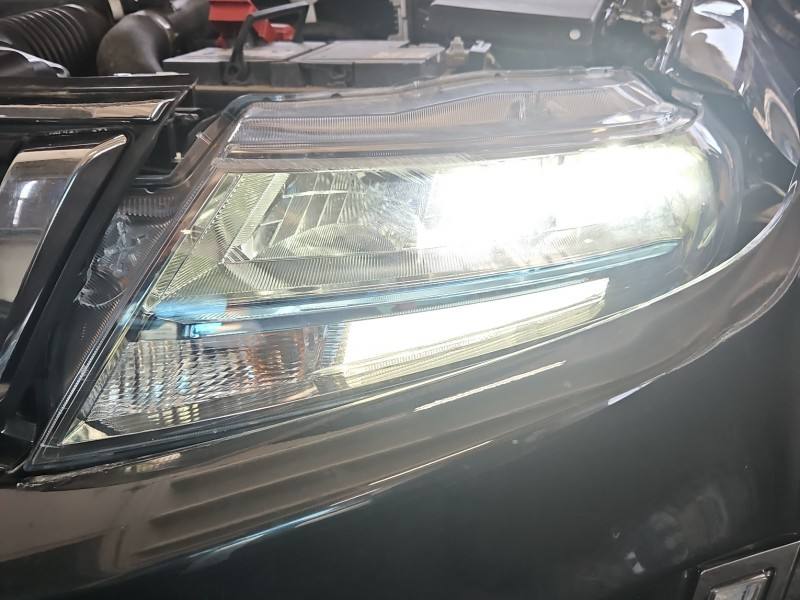 Фара передня ліва Suzuki Vitara