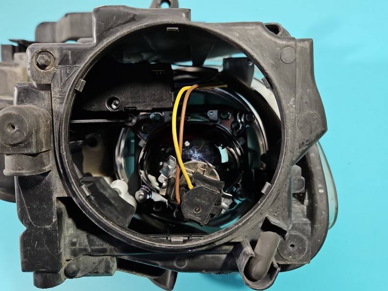 Фара передня ліва Volkswagen Touran 1T0941005B — фото деталі 8
