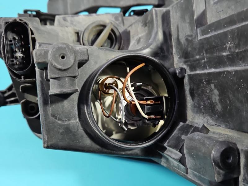 Фара передня ліва Volkswagen Touran 1T0941005B — фото деталі 9
