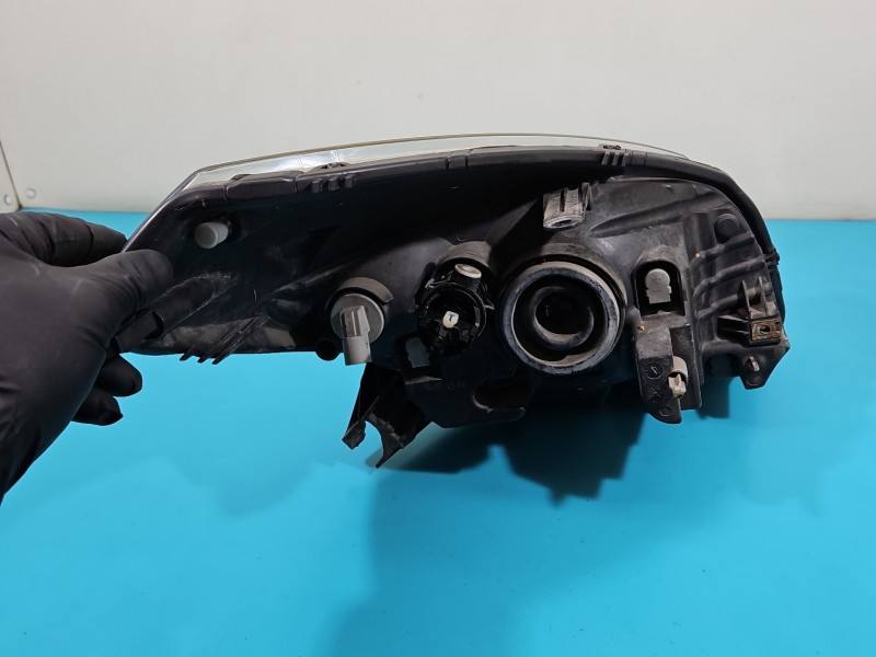 Фара передня ліва Dacia Sandero 8200733878 — фото деталі 6