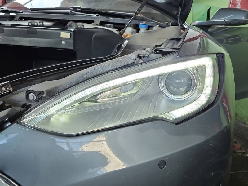 Фара передня ліва Tesla Model S 600591000B