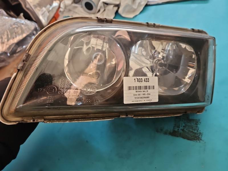 Фара передняя левая Volvo S40 30899678